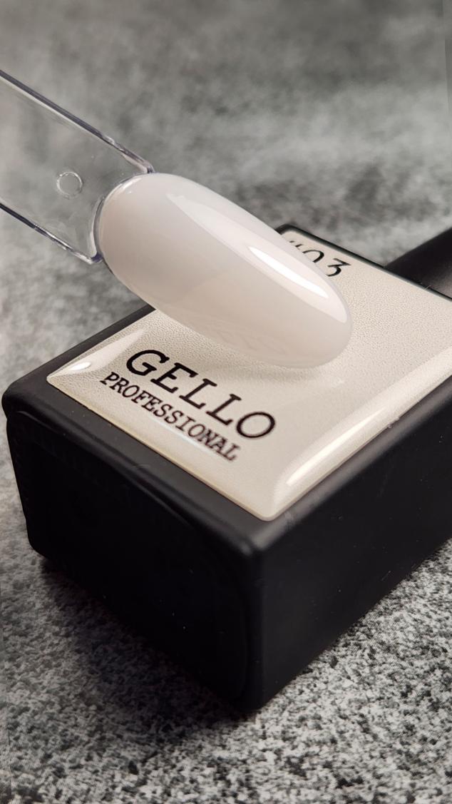 לק גל גלו GELLO מספר 03 צבע חלבי מגוון הצבעים של גלו נבחר בקפידה על ידי צוות ההדרכה הבינלאומי של חברת לילה מילאנו הגוונים סמיכים, ואטומים במיוחד ומגיעים עם מברשת שקופה ושטוחה במיוחד המאפשרת כניסה נוחה מתחת לקטיקולה ומריחה נוחה וצמודה לחלוטין לתוצאה מושלמת יש למרוח שכבות דקות