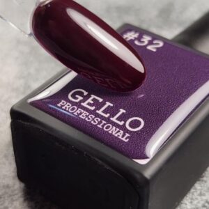 לק גל גלו GELLO מספר 32 צבע סגול חציל כהה מגוון הצבעים של גלו נבחר בקפידה על ידי צוות ההדרכה הבינלאומי של חברת לילה מילאנו הגוונים סמיכים, ואטומים במיוחד ומגיעים עם מברשת שקופה ושטוחה במיוחד המאפשרת כניסה נוחה מתחת לקטיקולה ומריחה נוחה וצמודה לחלוטין לתוצאה מושלמת יש למרוח שכבות דקות