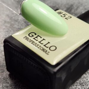 לק גל גלו GELLO מספר 52 צבע מנטה מגוון הצבעים של גלו נבחר בקפידה על ידי צוות ההדרכה הבינלאומי של חברת לילה מילאנו הגוונים סמיכים, ואטומים במיוחד ומגיעים עם מברשת שקופה ושטוחה במיוחד המאפשרת כניסה נוחה מתחת לקטיקולה ומריחה נוחה וצמודה לחלוטין לתוצאה מושלמת יש למרוח שכבות דקות