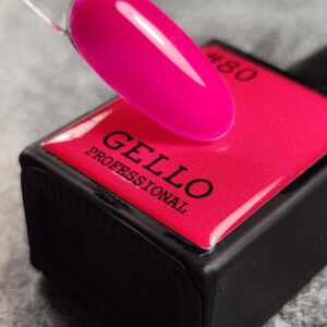 לק גל גלו GELLO מספר 80 צבע צבע ורוד פוקסיה מגוון הצבעים של גלו נבחר בקפידה על ידי צוות ההדרכה הבינלאומי של חברת לילה מילאנו הגוונים סמיכים, ואטומים במיוחד ומגיעים עם מברשת שקופה ושטוחה במיוחד המאפשרת כניסה נוחה מתחת לקטיקולה ומריחה נוחה וצמודה לחלוטין לתוצאה מושלמת יש למרוח שכבות דקות